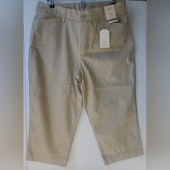 St. John's Bay Women's Capri Pants Sz 12 Biscotti - Picture 6 of 9